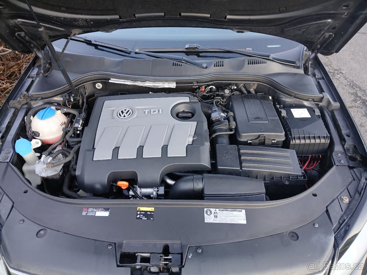 2013 Volkswagen PASSAT - 4