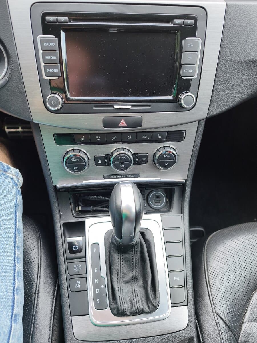 Volkswagen PASSAT - 4