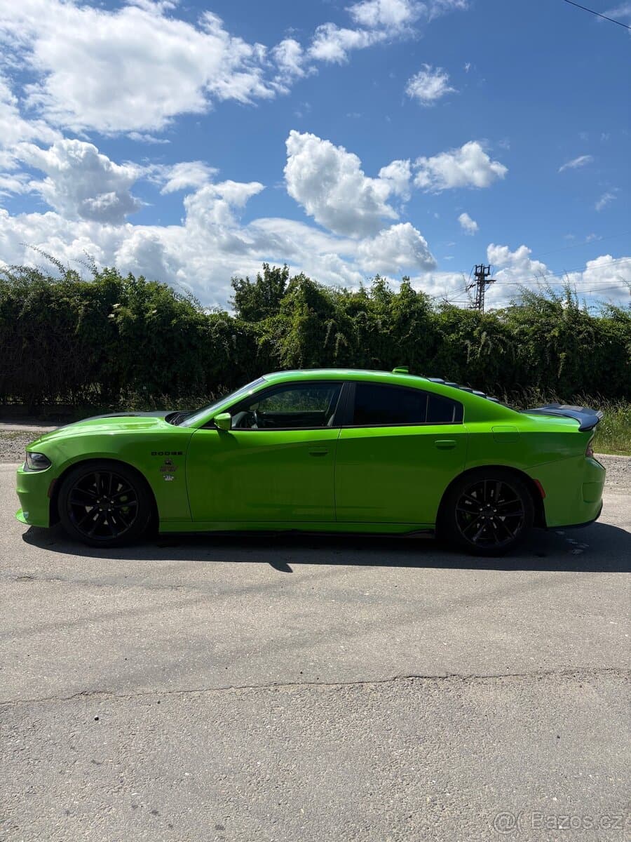2017 Dodge CHARGER - 4