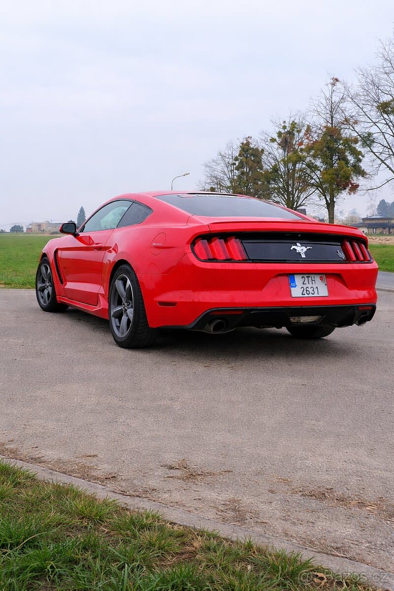 2017 Ford MUSTANG - 4