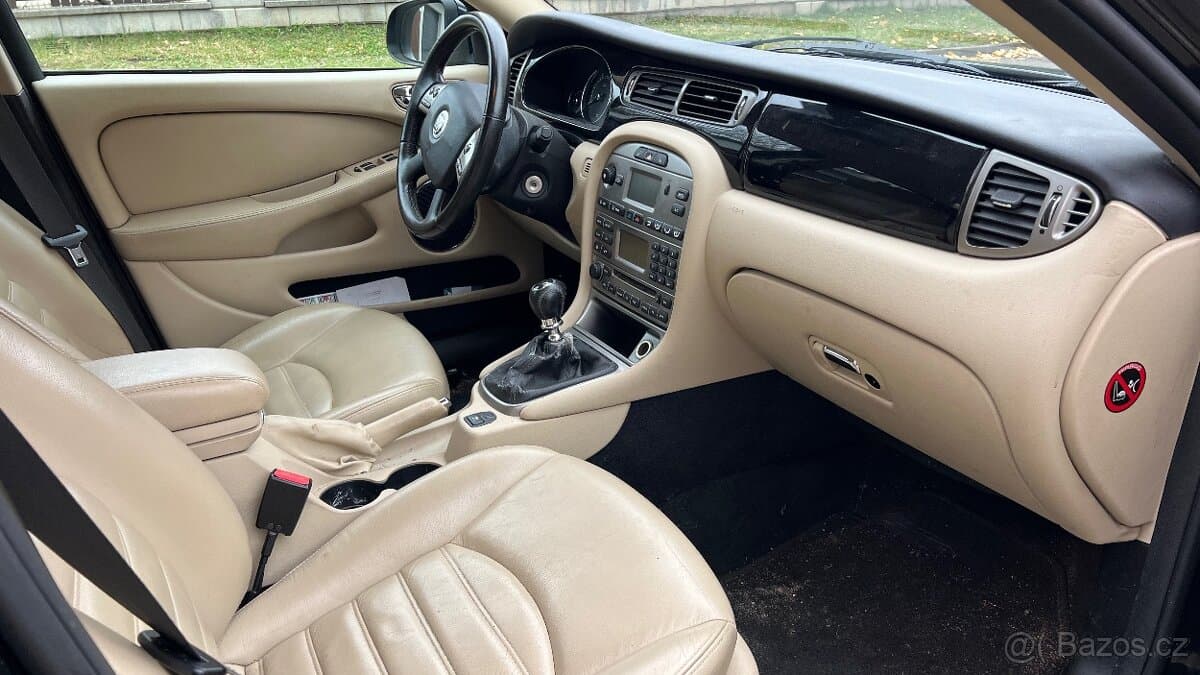 2010 Jaguar X-TYPE - 4