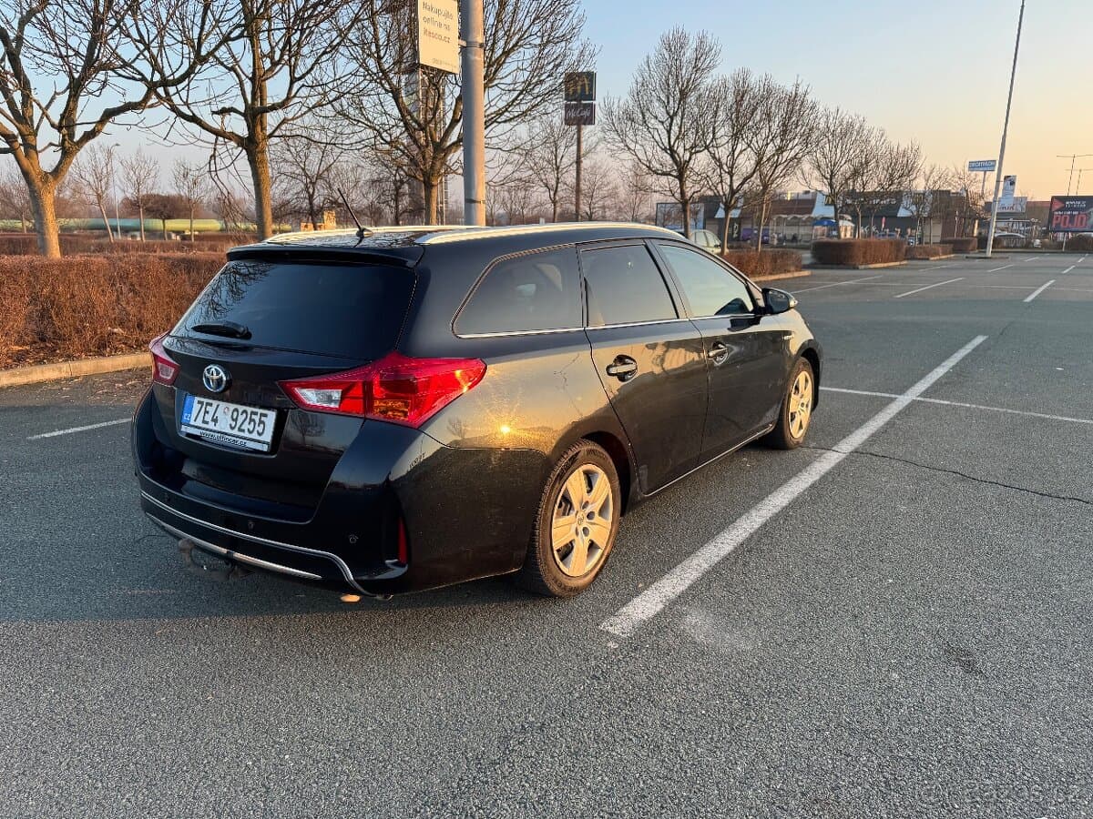 2014 Toyota AURIS - 4