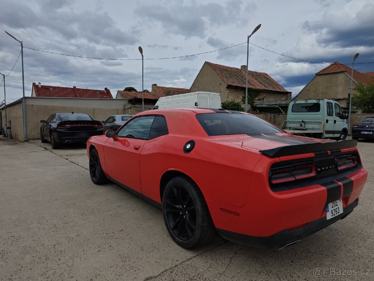 2016 Dodge CHALLENGER - 4
