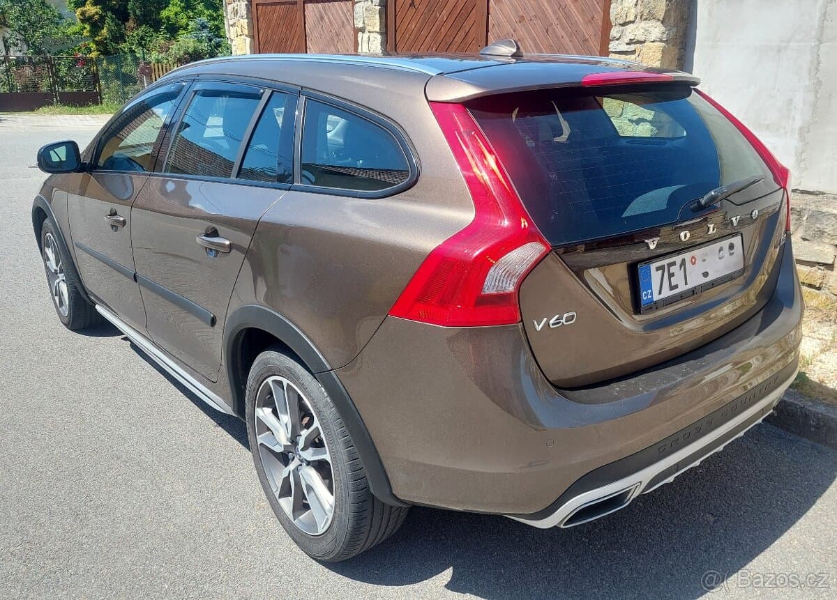 2017 Volvo V60 - 4