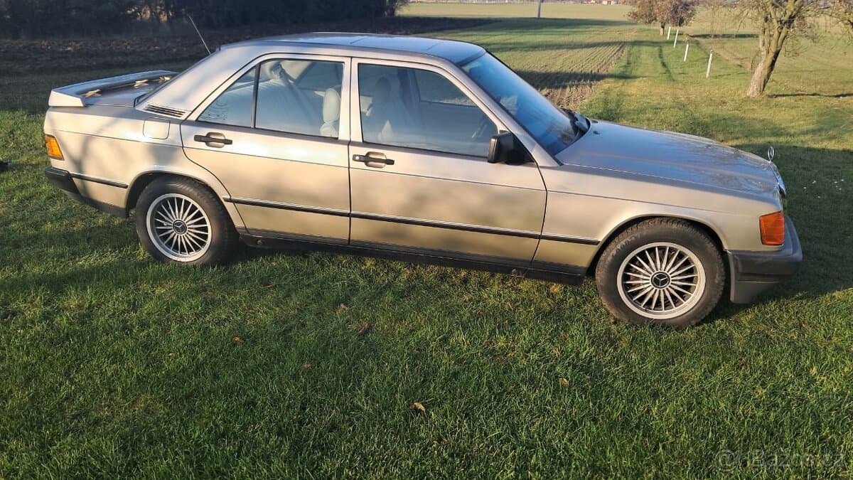 1987 Mercedes-Benz 190 - 4