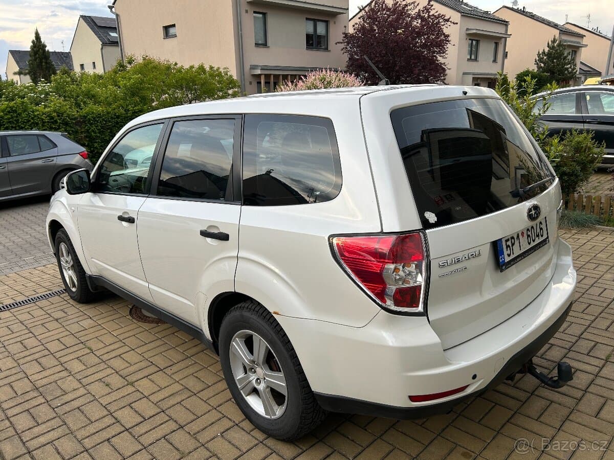 2011 Subaru FORESTER - 4