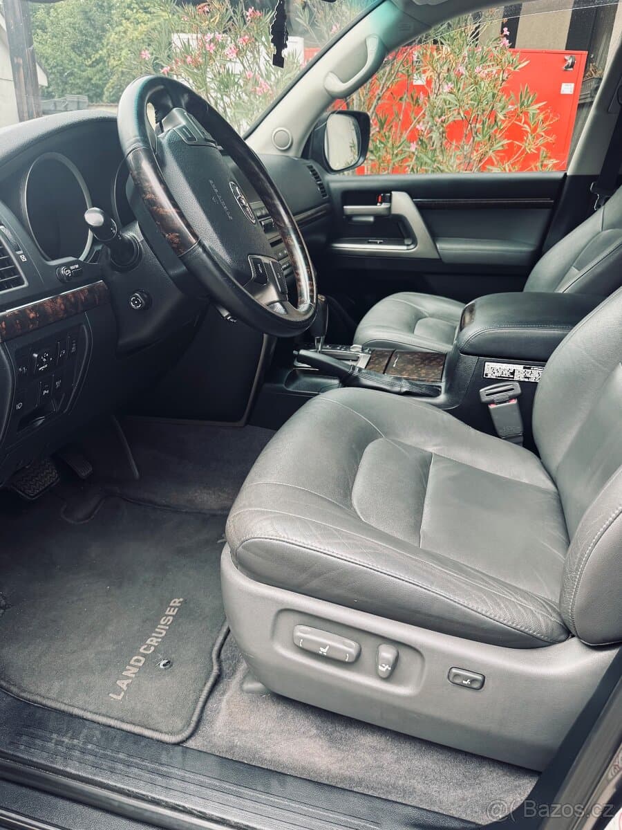2009 Toyota LAND CRUISER - 4