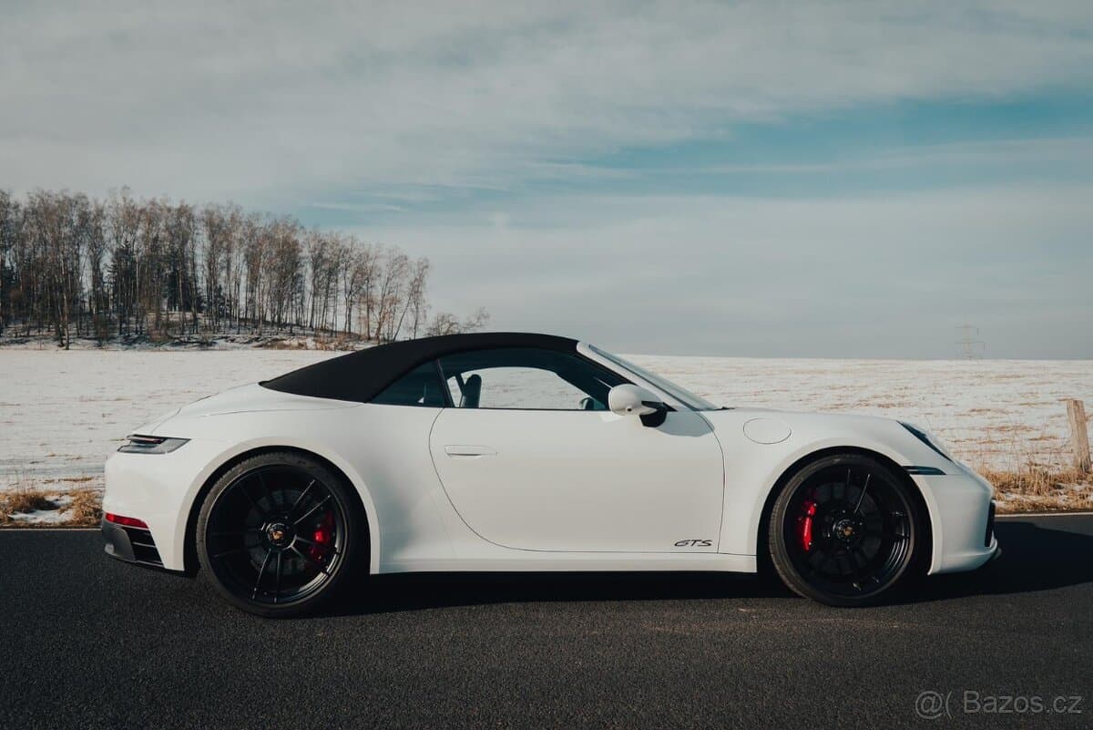 2024 Porsche 911 - 4