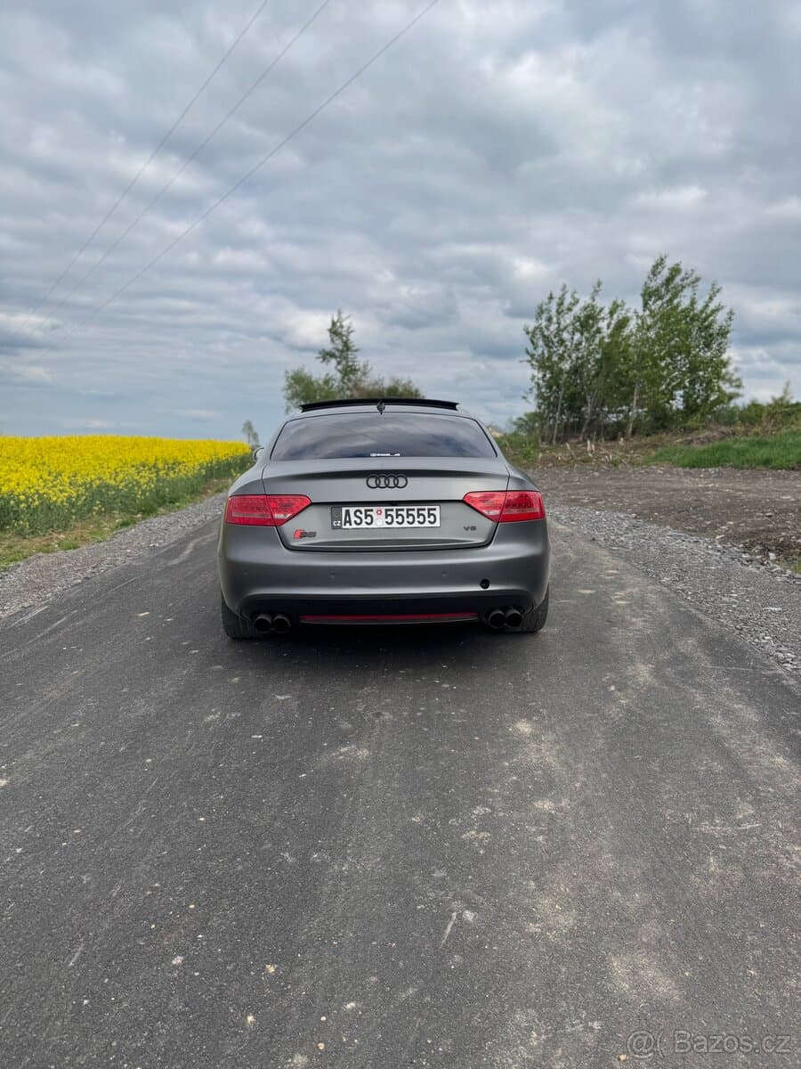 2010 Audi S5 - 4