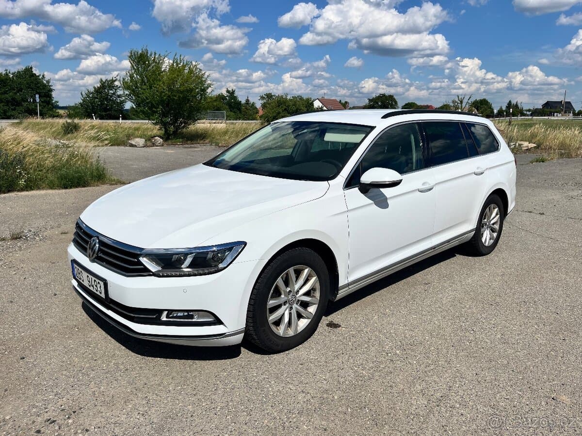 2017 Volkswagen PASSAT - 4