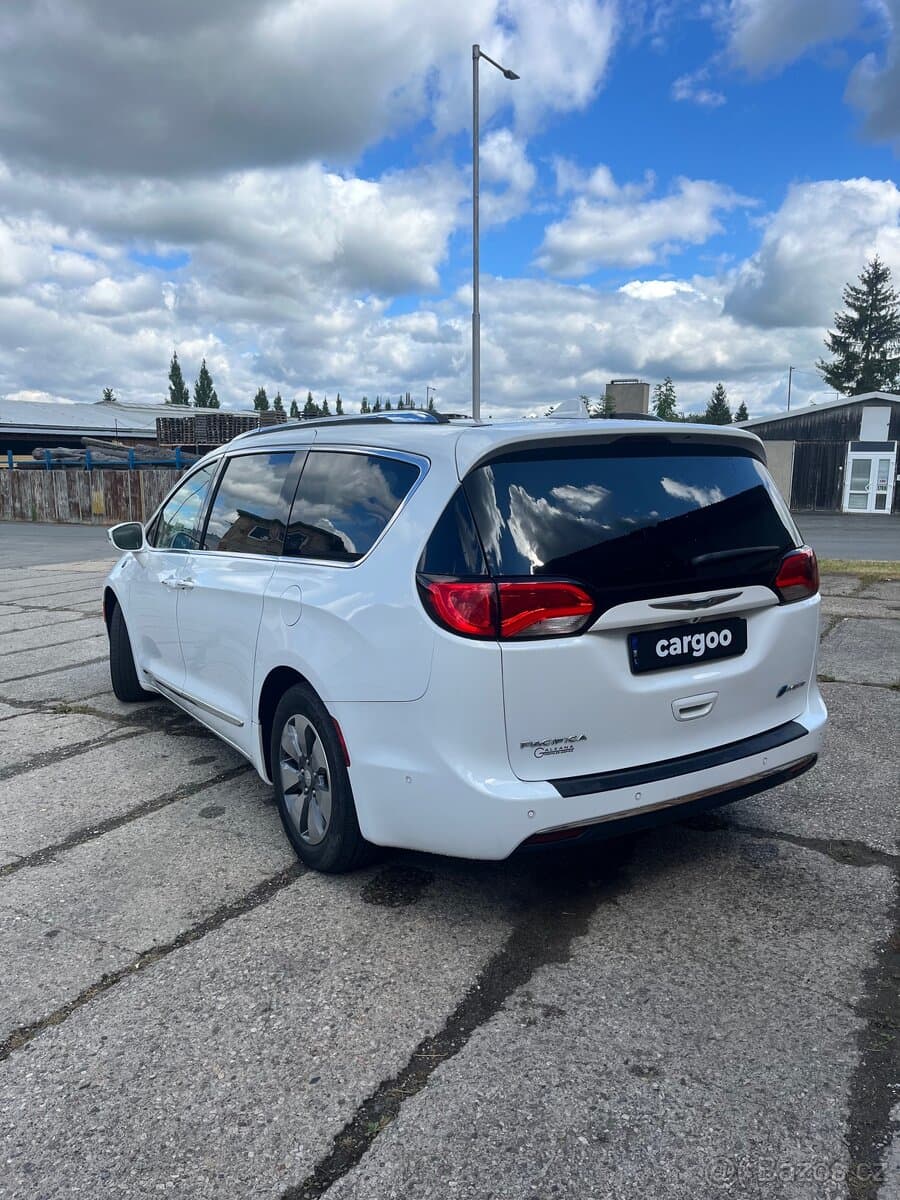 2018 Chrysler PACIFICA - 4
