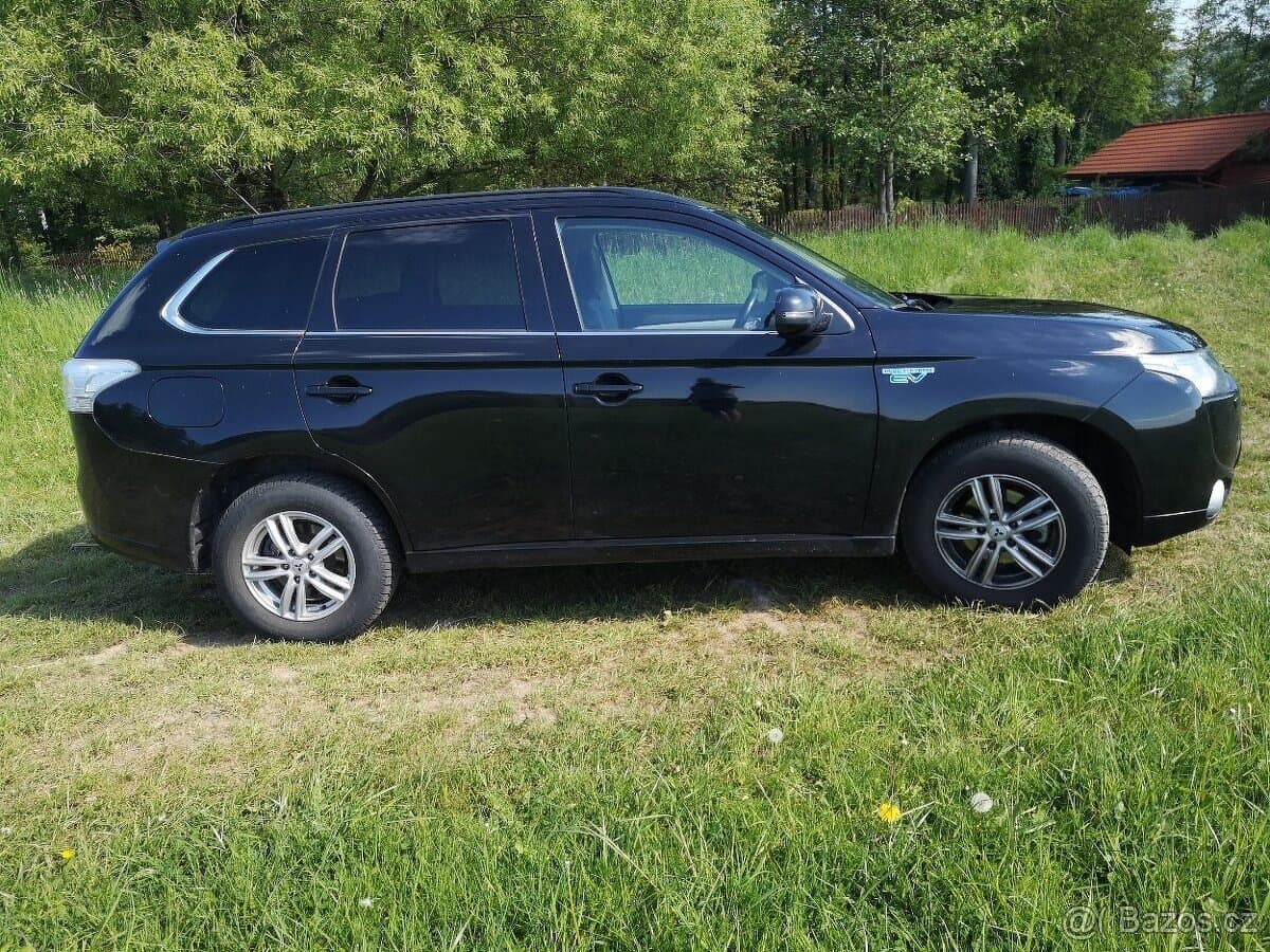 2014 Mitsubishi OUTLANDER - 4
