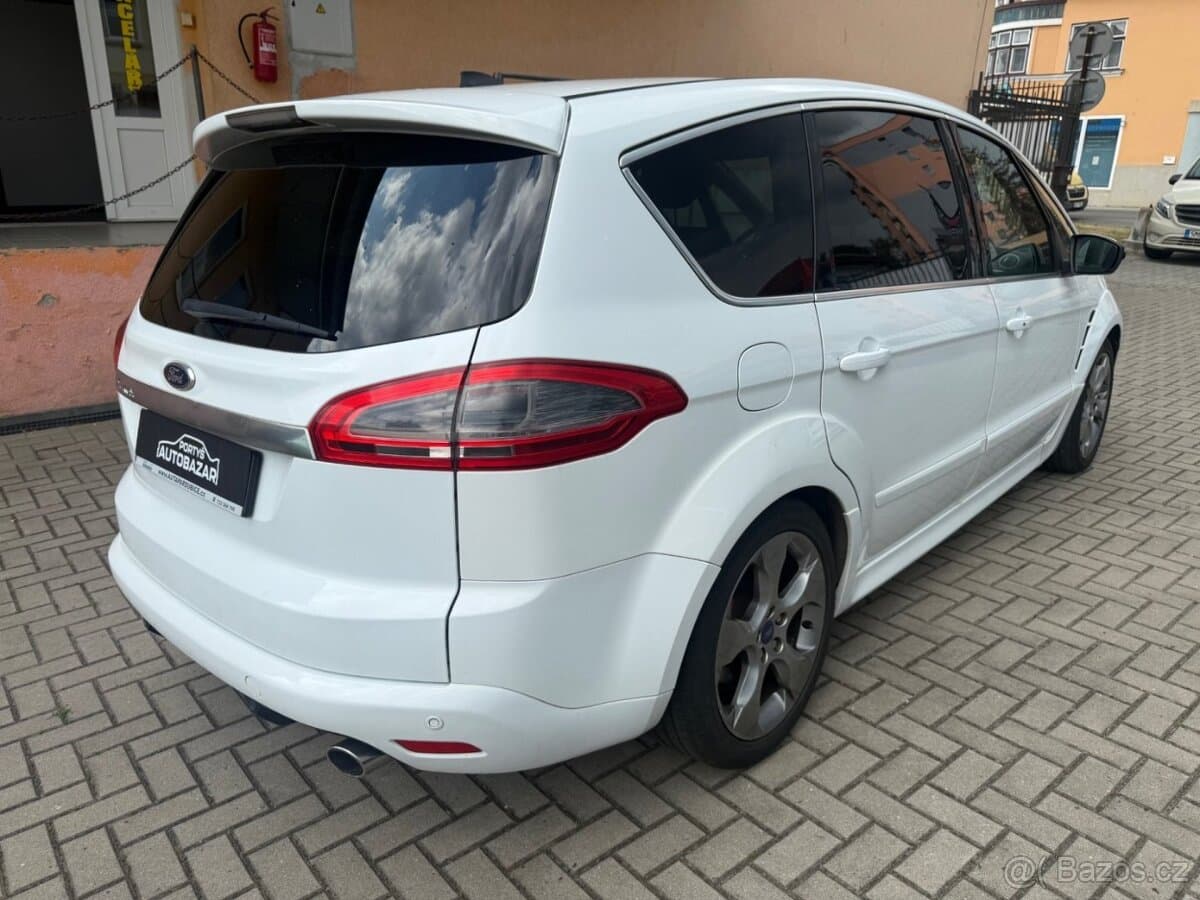2011 Ford S-MAX - 4