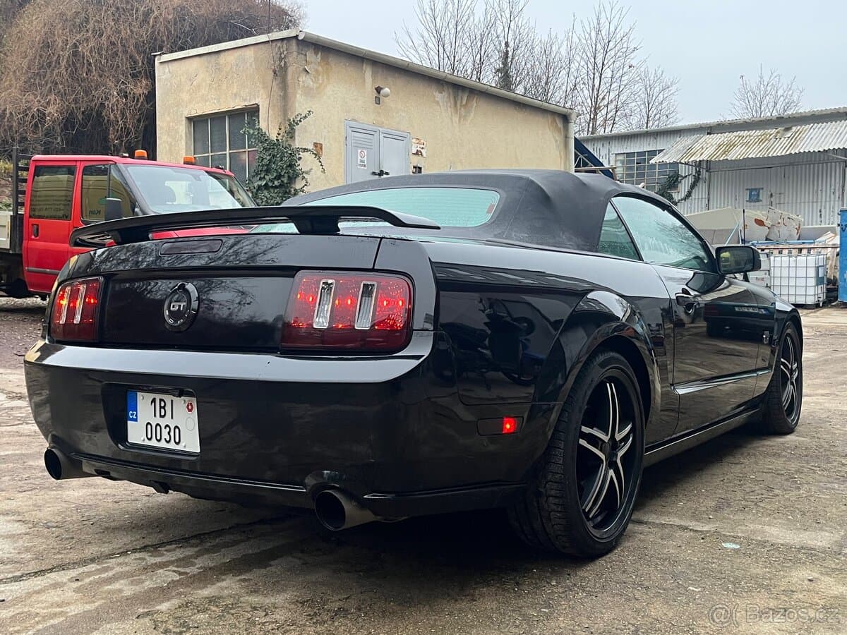 Ford MUSTANG - 4