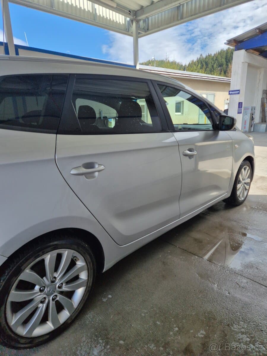 2015 Kia CARENS - 4