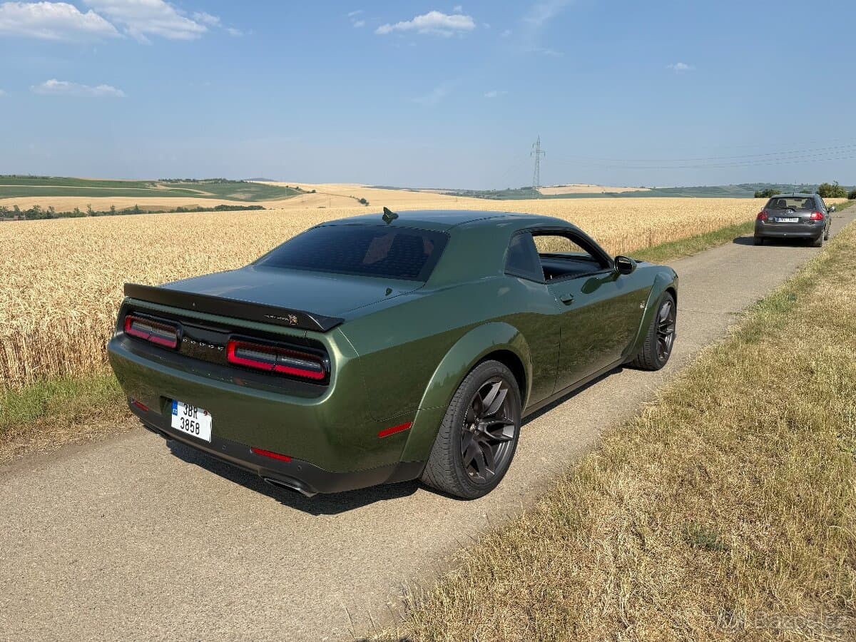 2021 Dodge CHALLENGER - 4