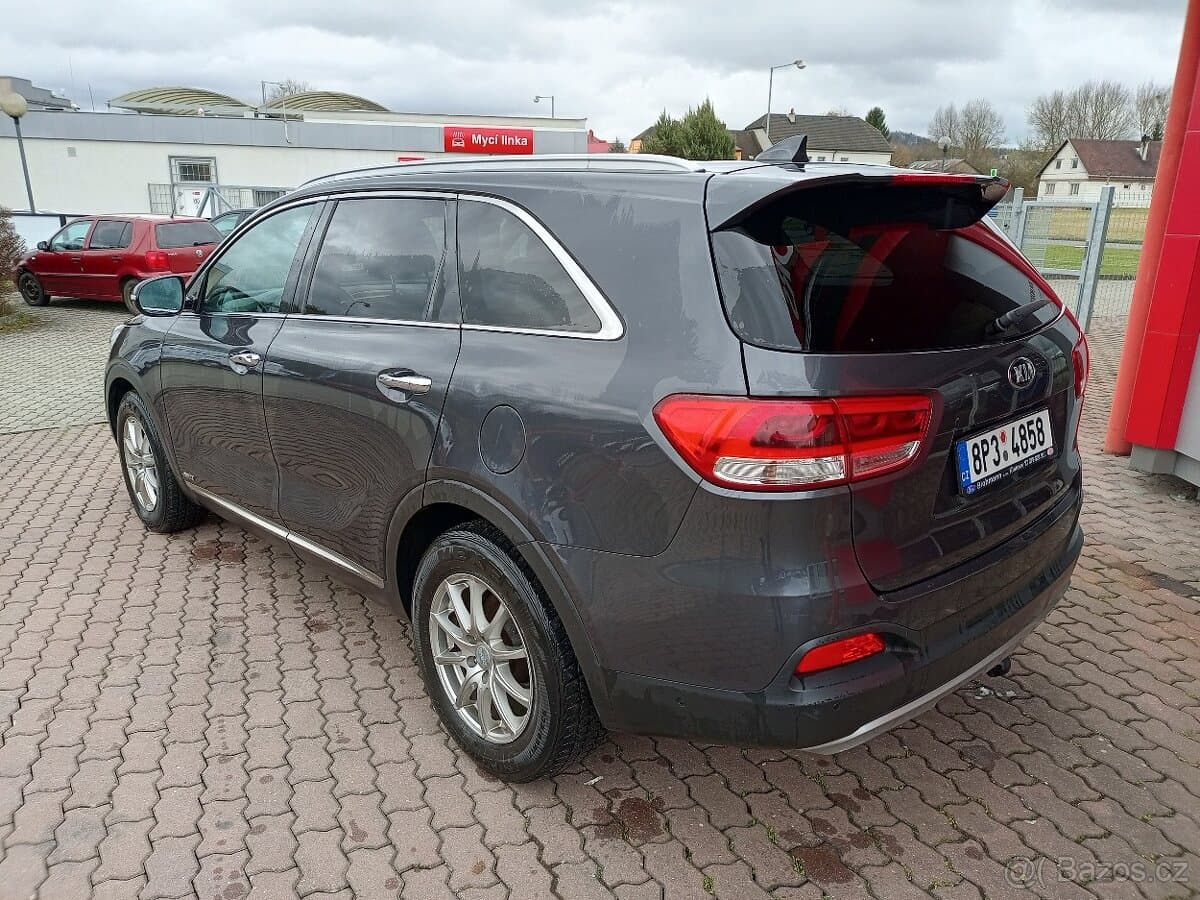 2016 Kia SORENTO - 4