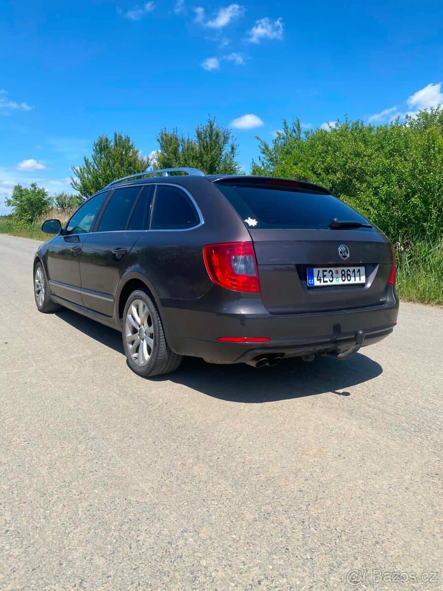 2011 Škoda SUPERB - 4