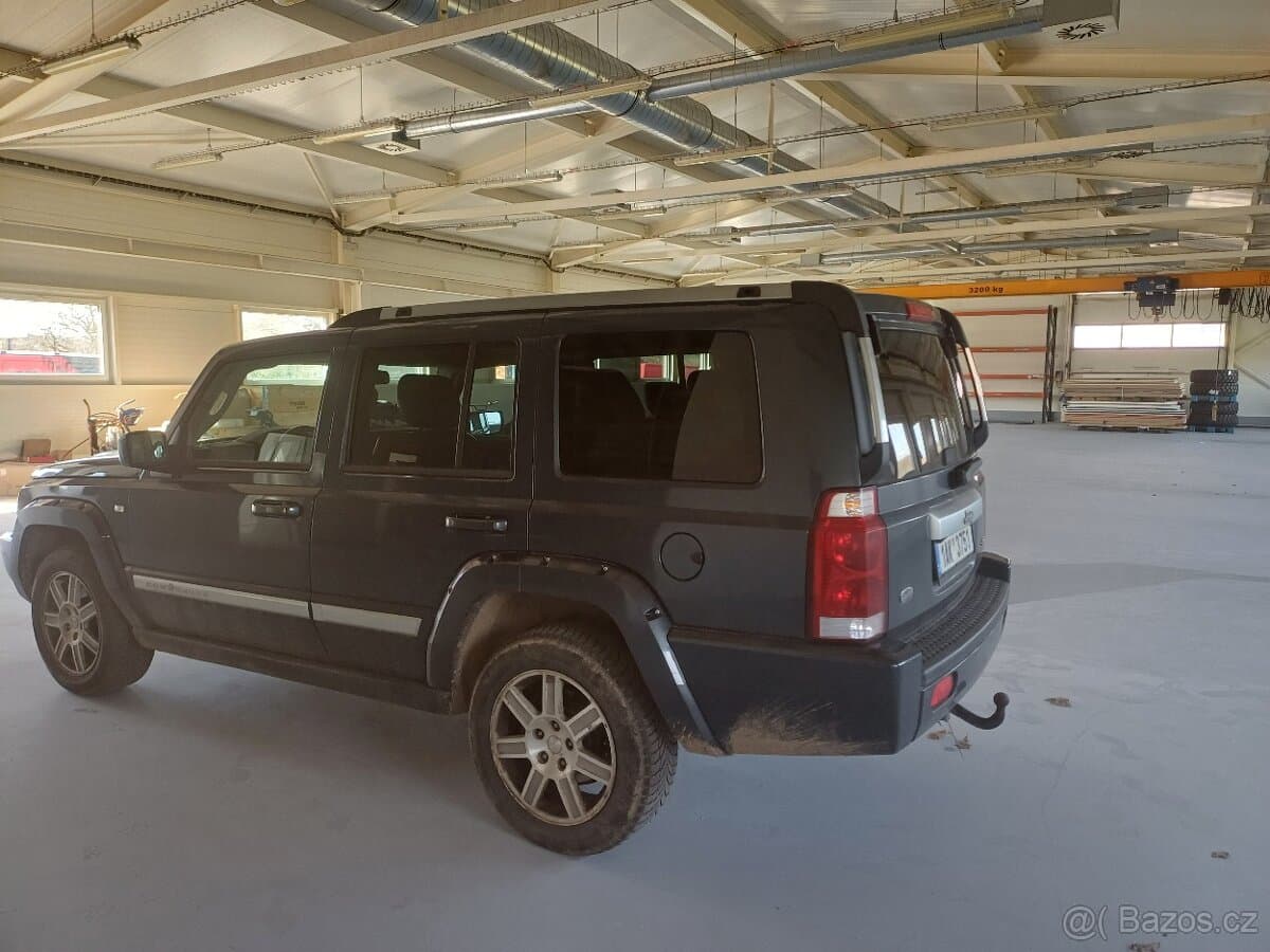 2009 Jeep COMMANDER - 4