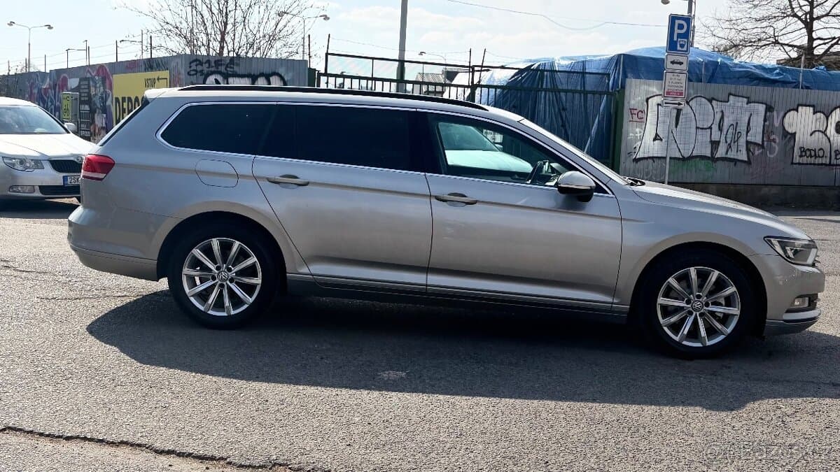 2015 Volkswagen PASSAT - 4