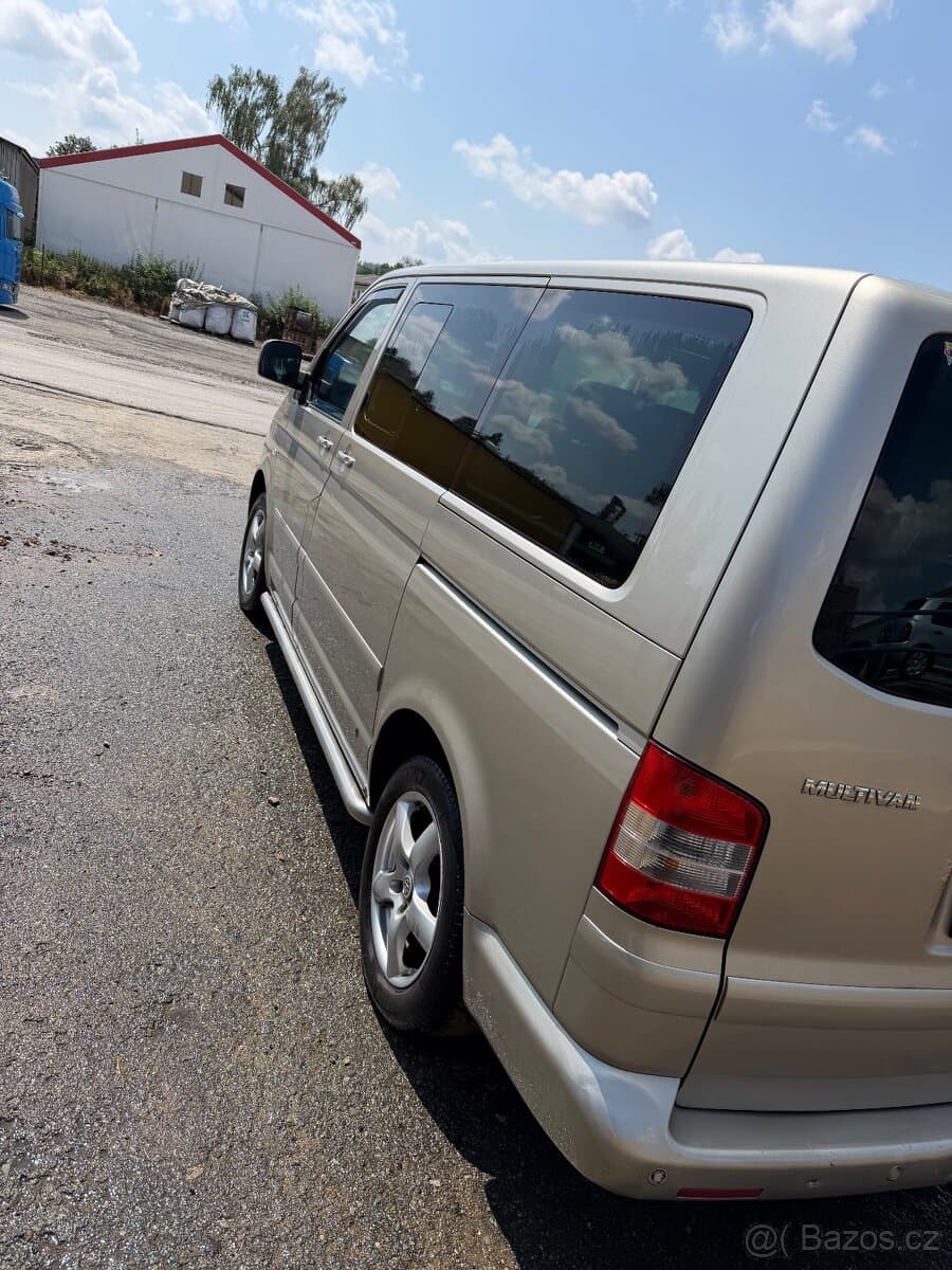 Volkswagen MULTIVAN - 4