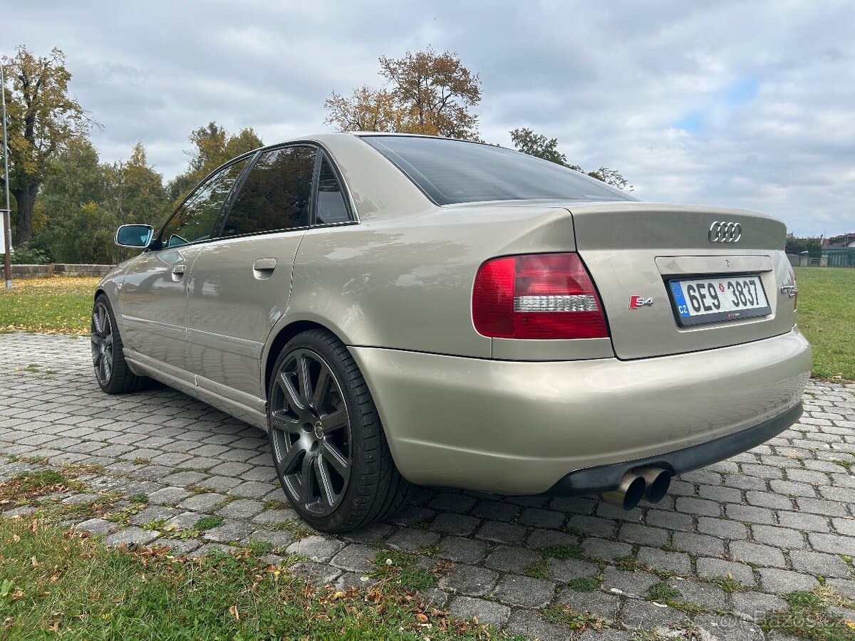 Audi S4 - 4