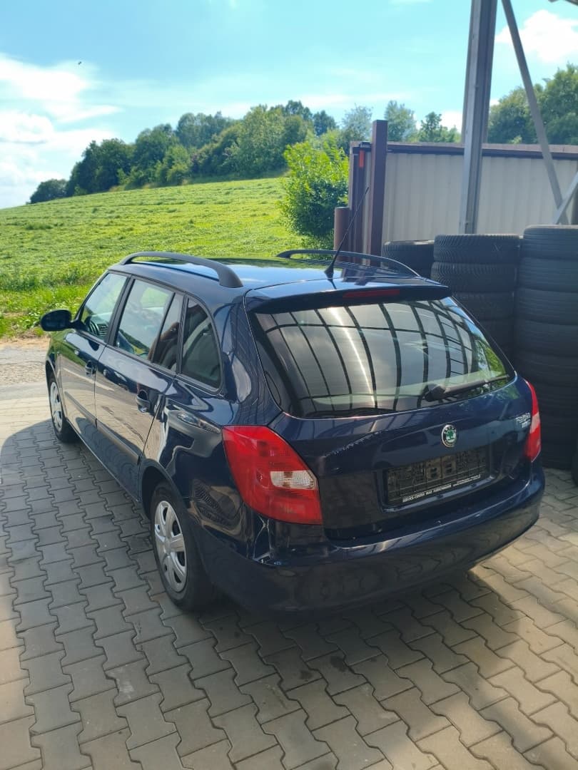 2010 Škoda FABIA - 4