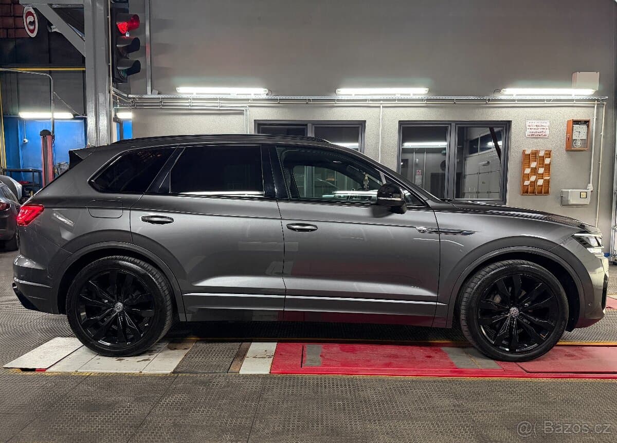 2019 Volkswagen TOUAREG - 4