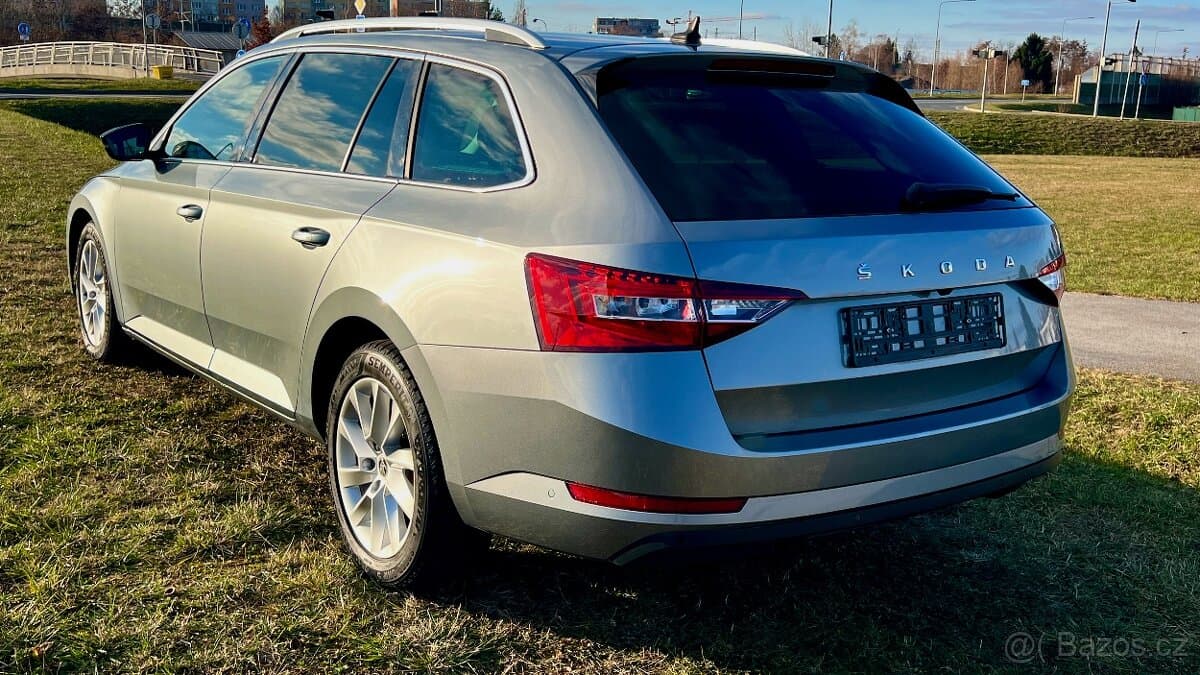 2020 Škoda SUPERB - 4