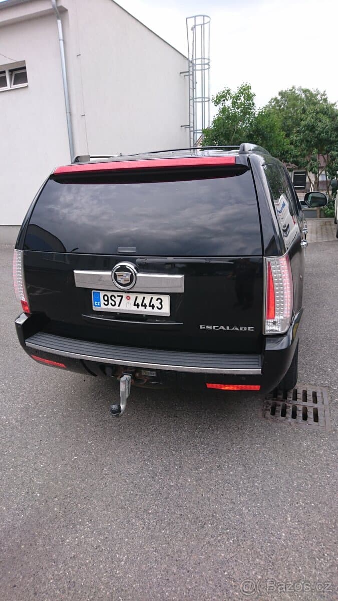 2008 Cadillac ESCALADE - 4