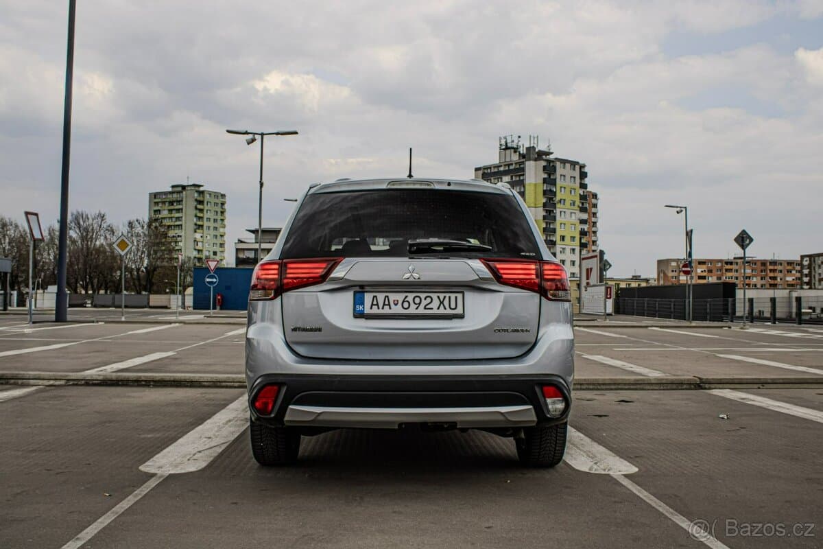 2016 Mitsubishi OUTLANDER - 4