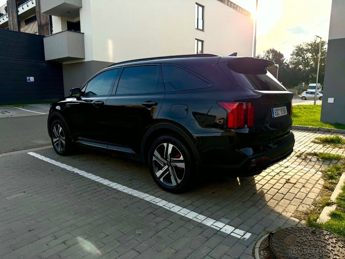 2023 Kia SORENTO - 4