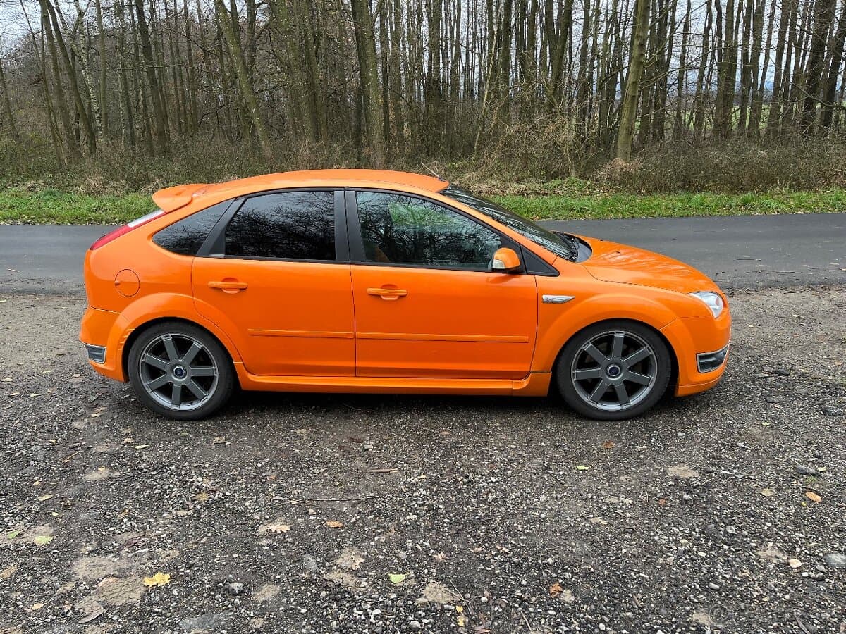 2006 Ford FOCUS - 4