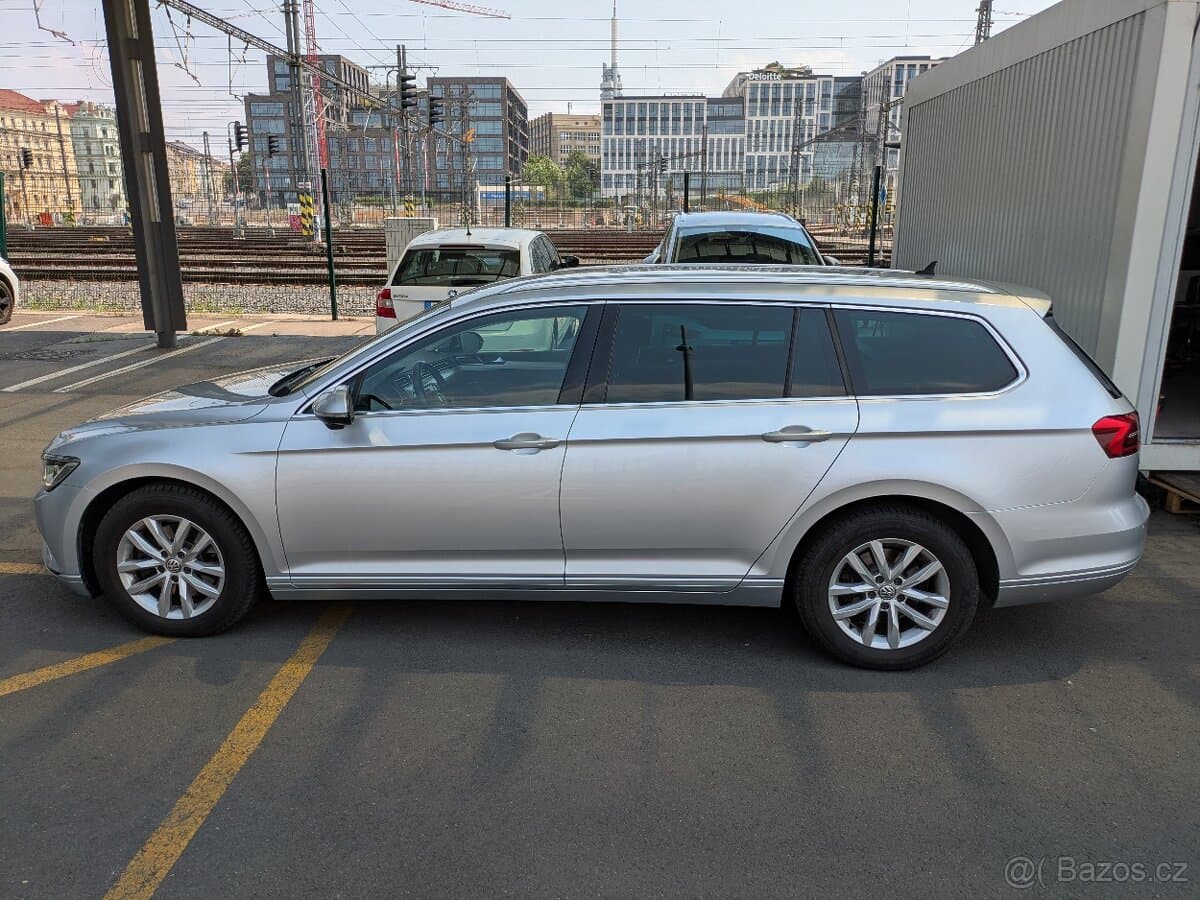 2018 Volkswagen PASSAT - 4