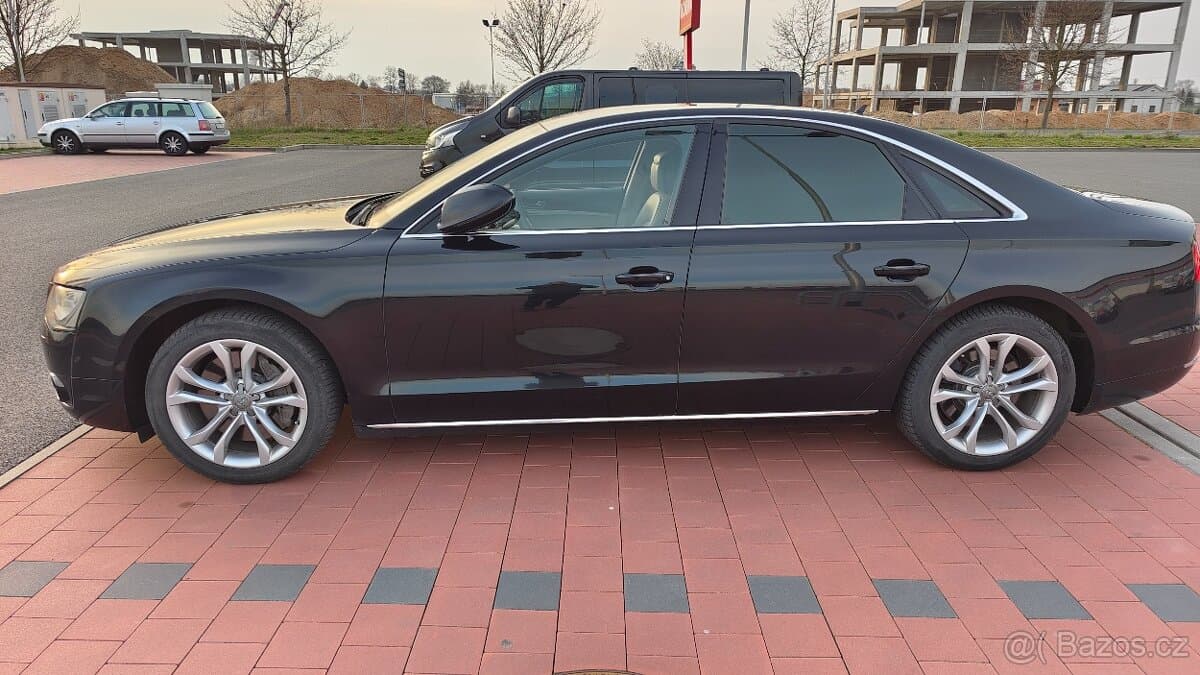 Audi A8 - 4
