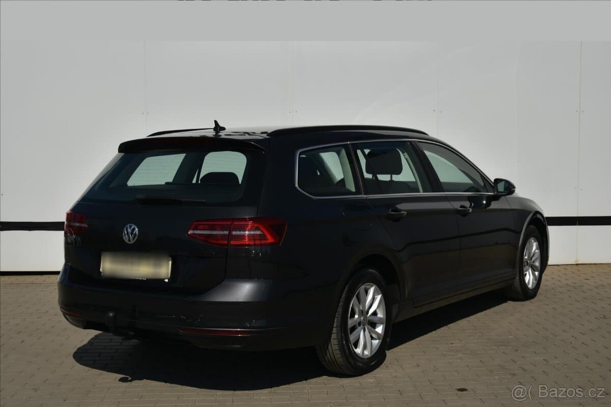 2018 Volkswagen PASSAT - 4