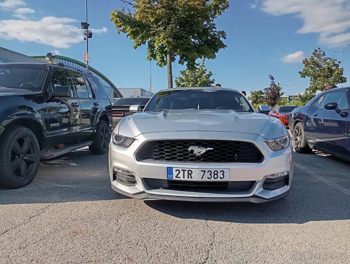 2017 Ford MUSTANG - 4