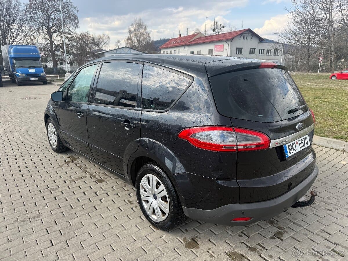 2010 Ford S-MAX - 4