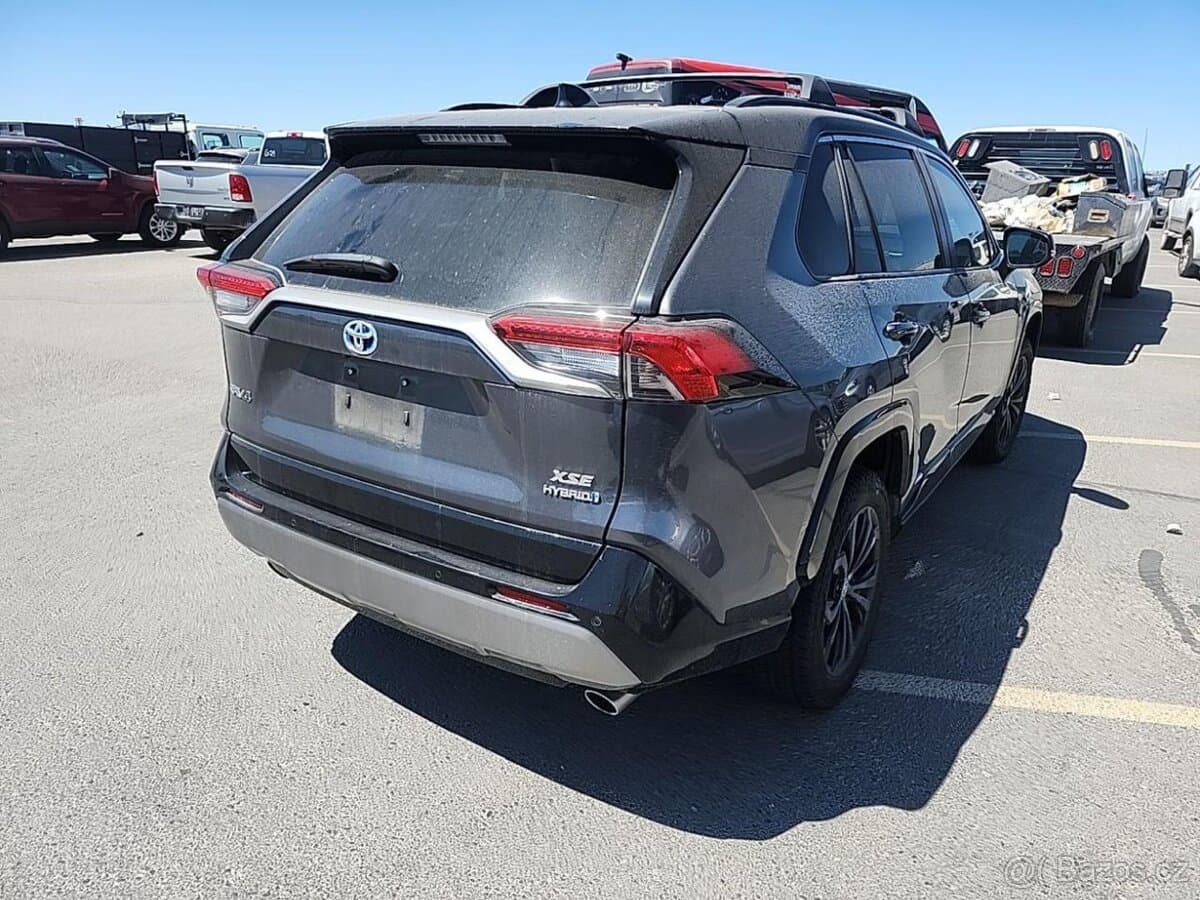 2022 Toyota RAV4 - 4
