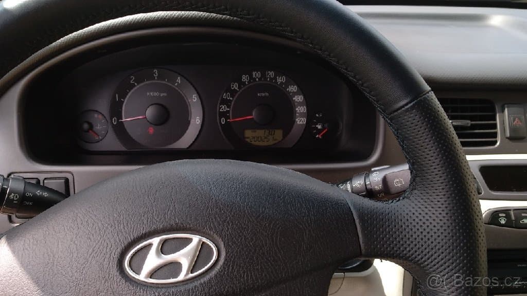 2006 Hyundai TRAJET - 4