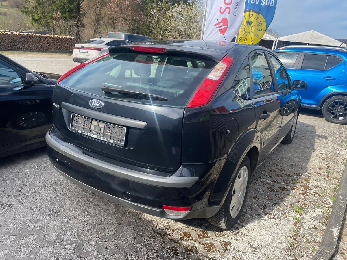 2006 Ford FOCUS - 4