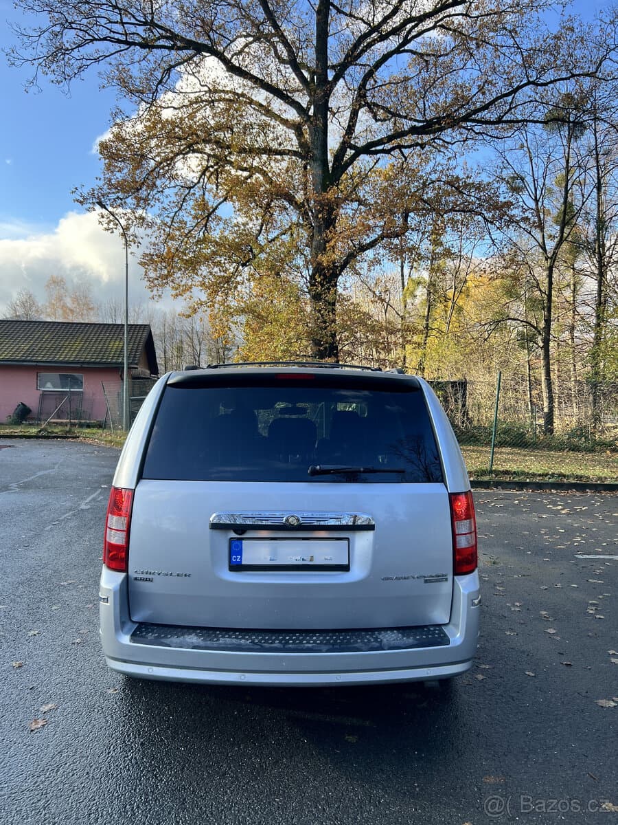 2011 Chrysler VOYAGER - 4
