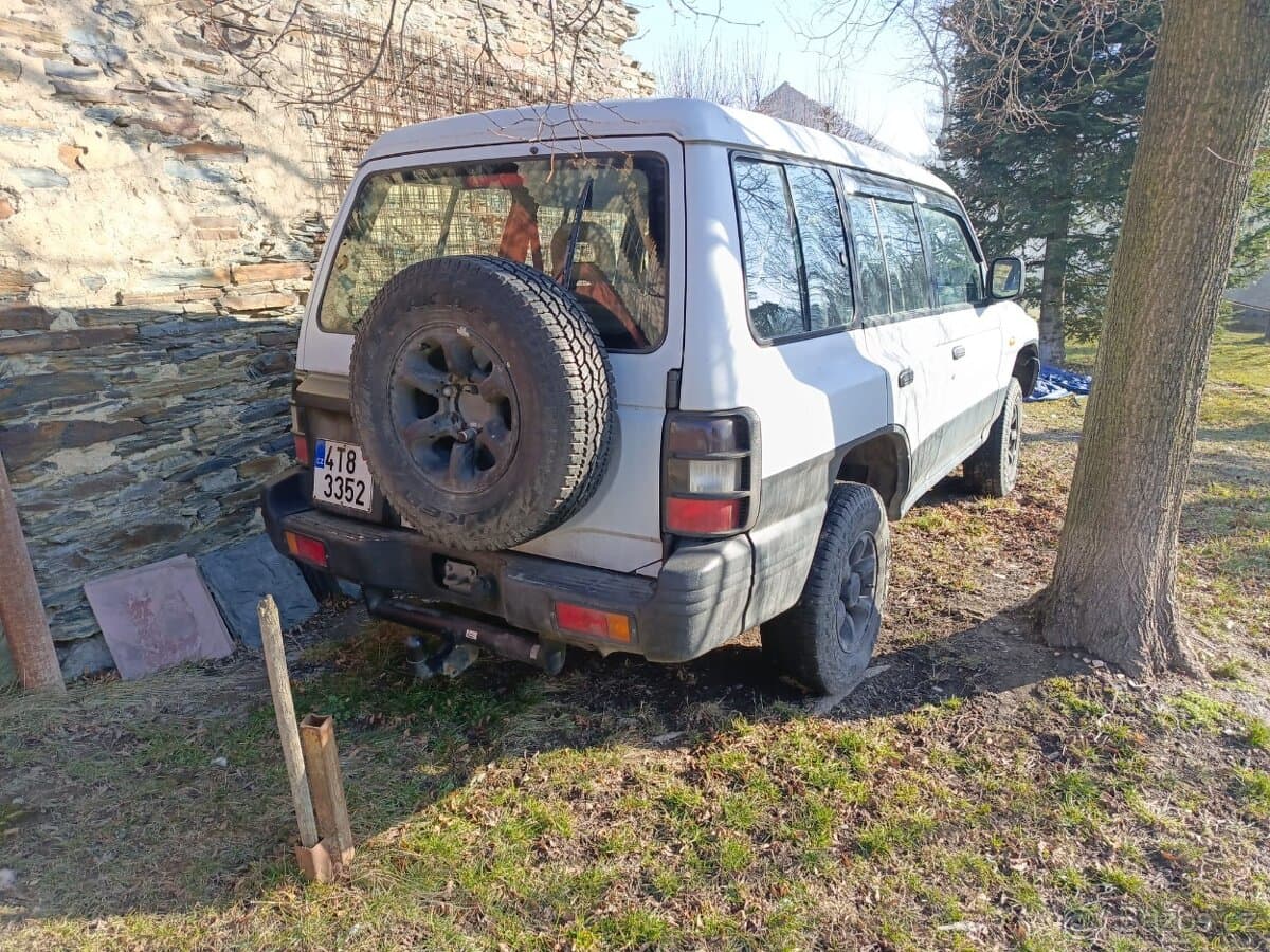 Mitsubishi PAJERO - 5