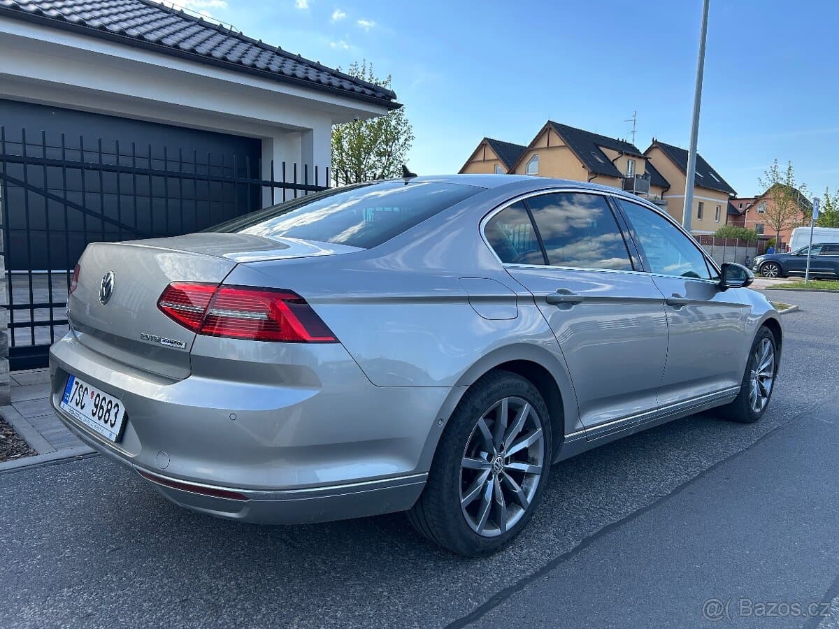 2017 Volkswagen PASSAT - 5