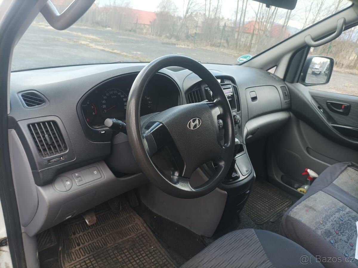 2010 Hyundai H-1 - 5