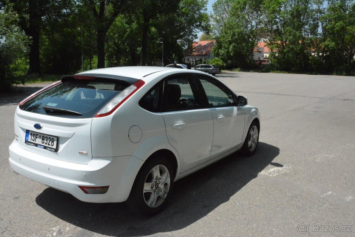 2010 Ford FOCUS - 5