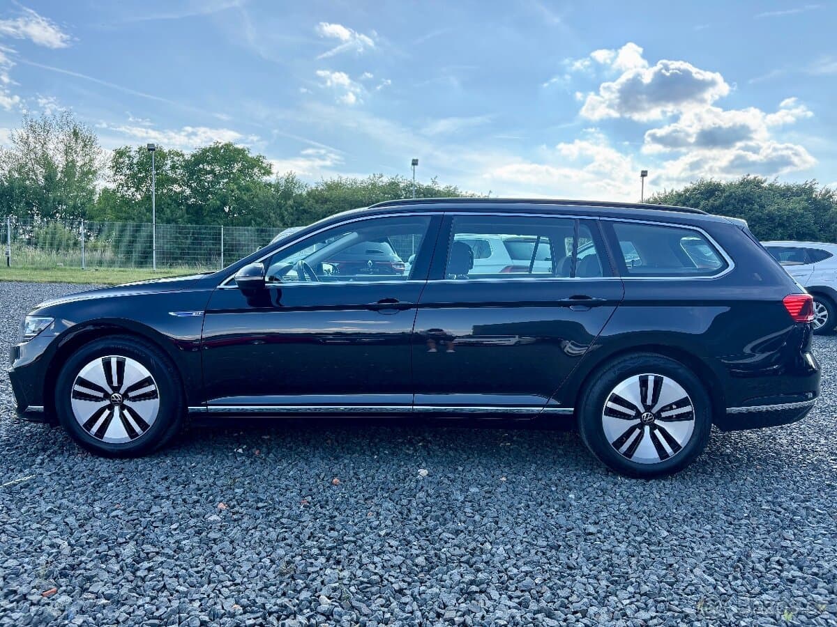 2022 Volkswagen PASSAT - 5