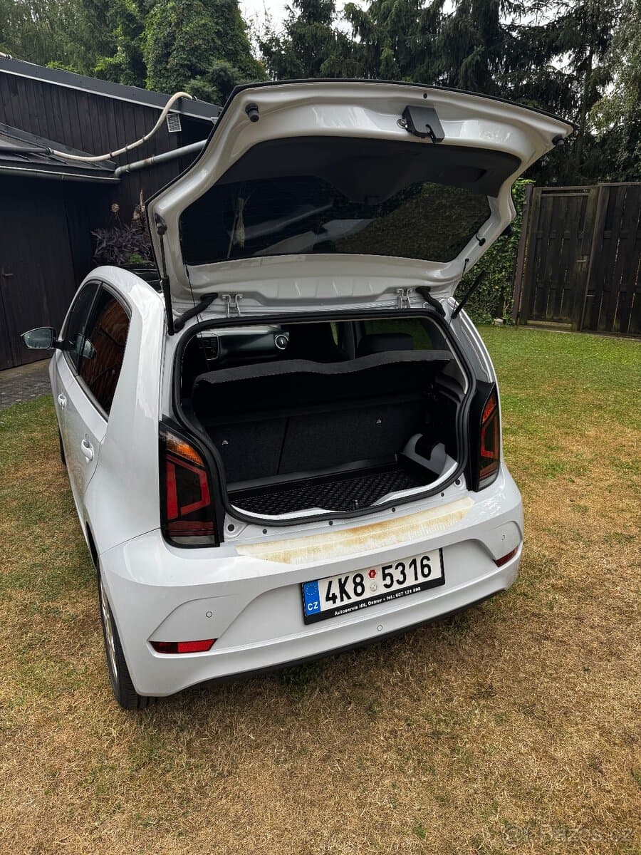 2017 Volkswagen UP! - 5