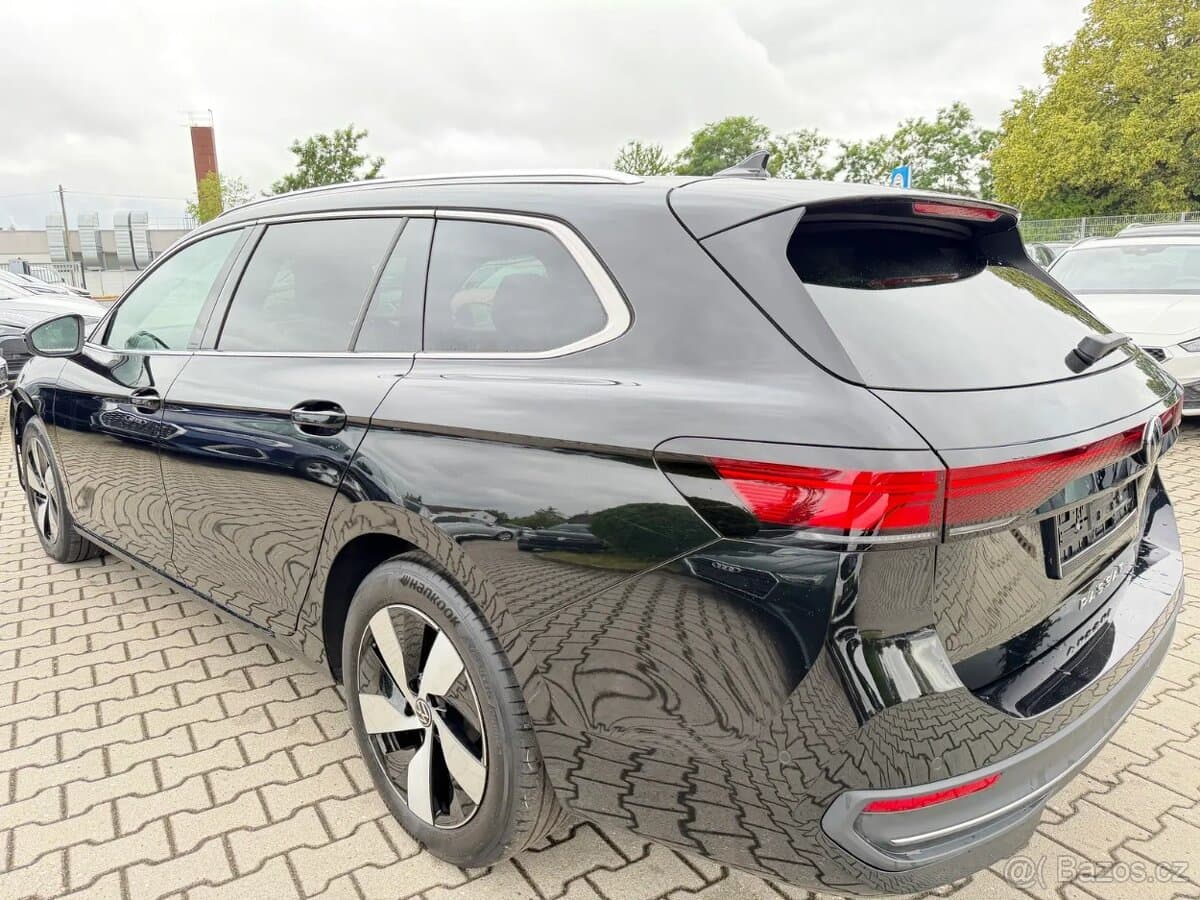 2024 Volkswagen PASSAT - 5