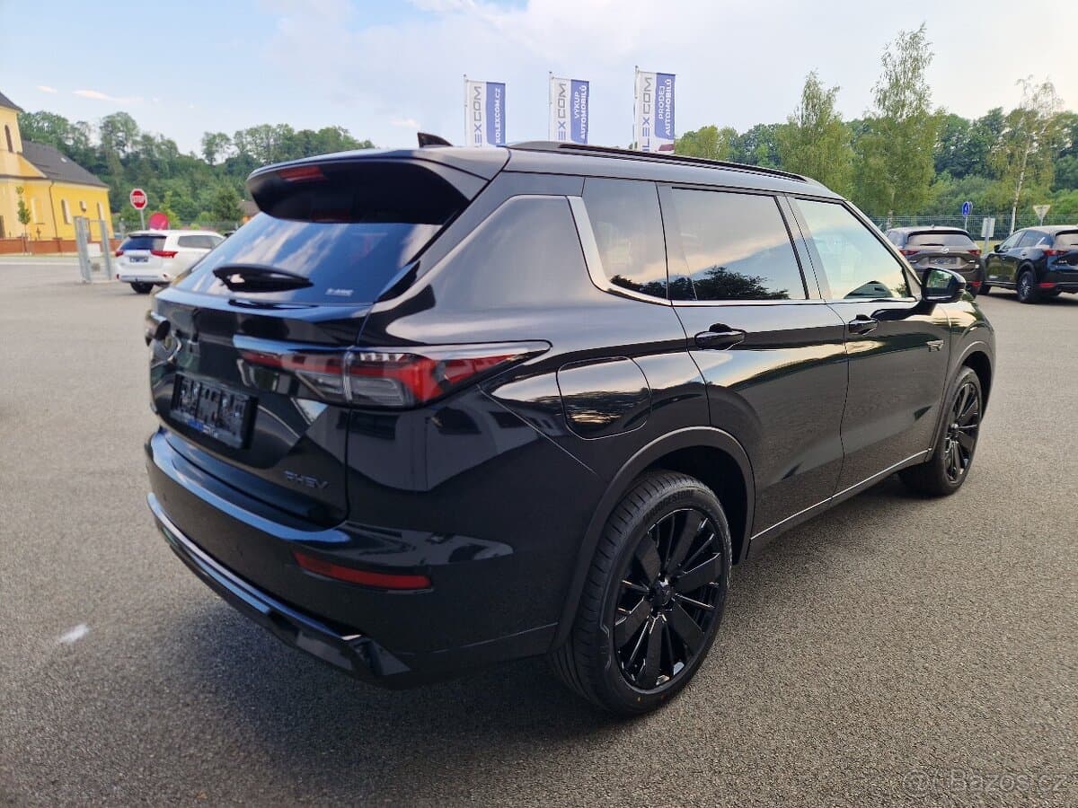 2026 Mitsubishi OUTLANDER - 5